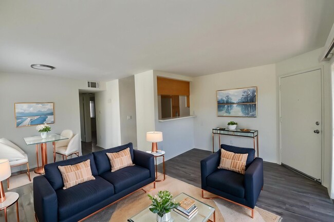 Interior Photo - 15520