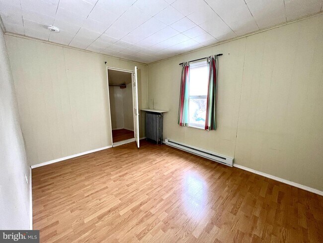 Building Photo - 145 N Nice St