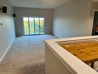 Building Photo - 125 Lakeview Dr