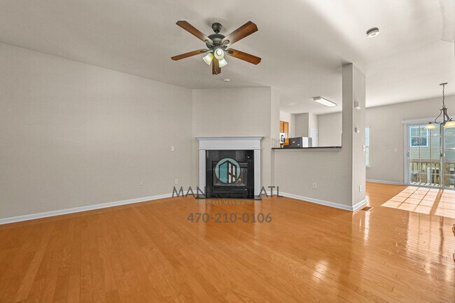 Building Photo - Beautiful and well maintenance three-story...