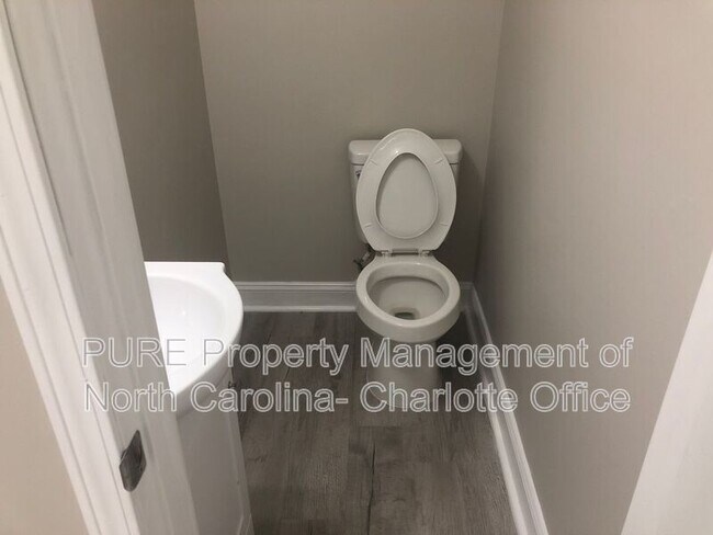 Building Photo - 805 Haywood St