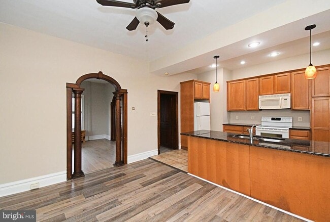 Building Photo - 778 Starr St