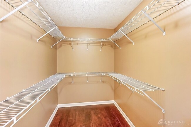 Building Photo - 2327 Polo Park Dr