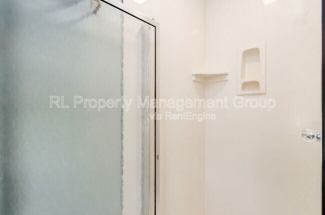 Building Photo - 66 Haddam Pl E