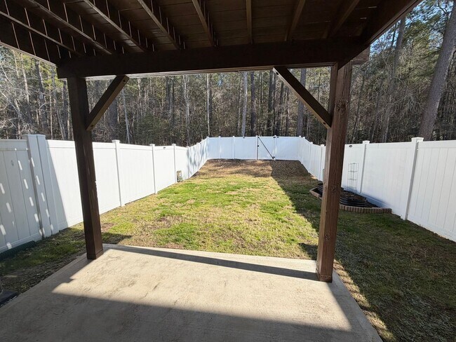 Building Photo - Spacious townhome in Riverwalk