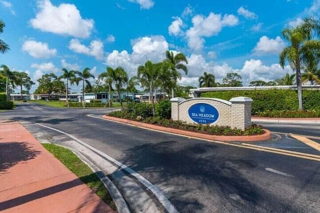 Building Photo - 8888 Kings Dr