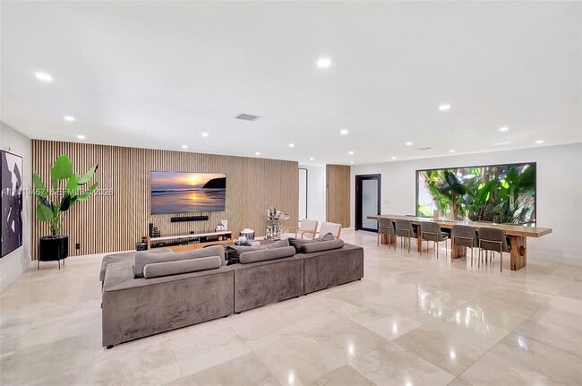 Building Photo - 7711 Miami View Dr