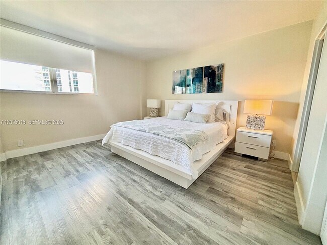 Building Photo - 3901 S Ocean Dr