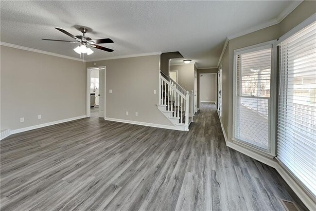 Building Photo - 308 Golden Ct