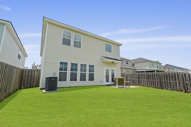 Building Photo - 18 Millwood Lake Dr
