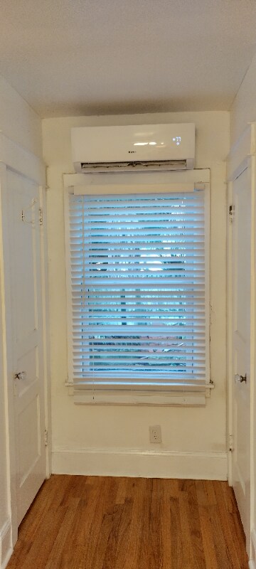 Building Photo - 260 St George St