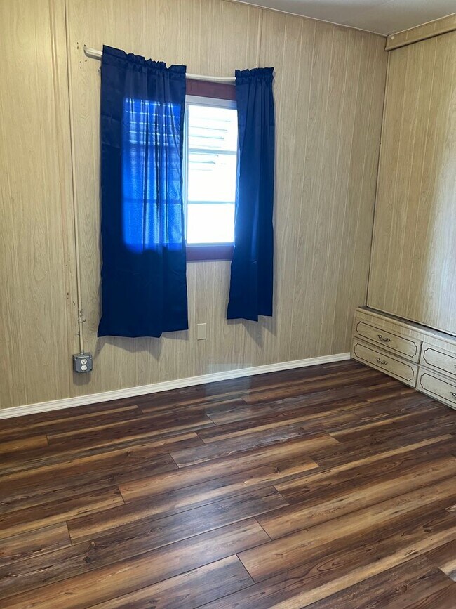 Building Photo - Woodson St, Amity