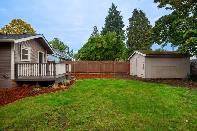 Building Photo - Newly-Remodeled 2 Bed, 1 Bath House