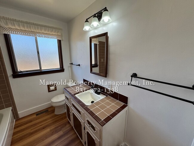 Building Photo - Fully Updated 3-Bedroom Home with Spacious...