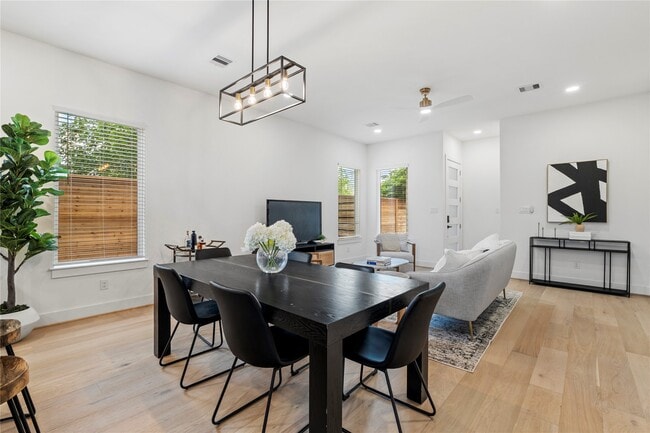 Building Photo - 4108 Cortlandt St