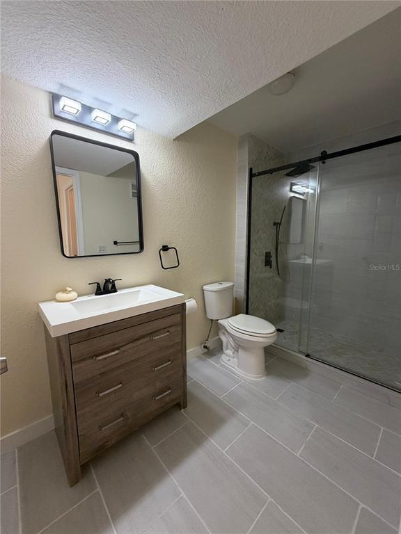 Building Photo - 831 Camargo Way