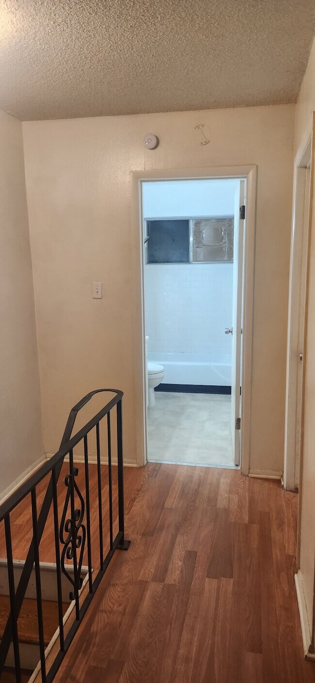 Building Photo - 3265 Gypsum Rd