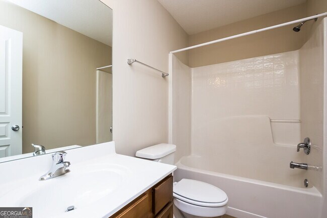 Building Photo - 3404 Silver Stream Way NW