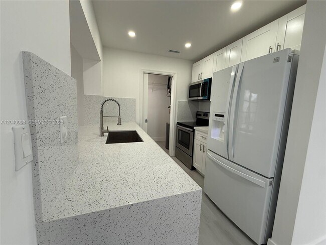 Building Photo - 7311 NW 57th Dr