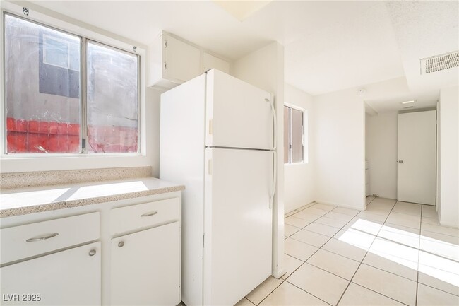 Building Photo - 233 N 18th St