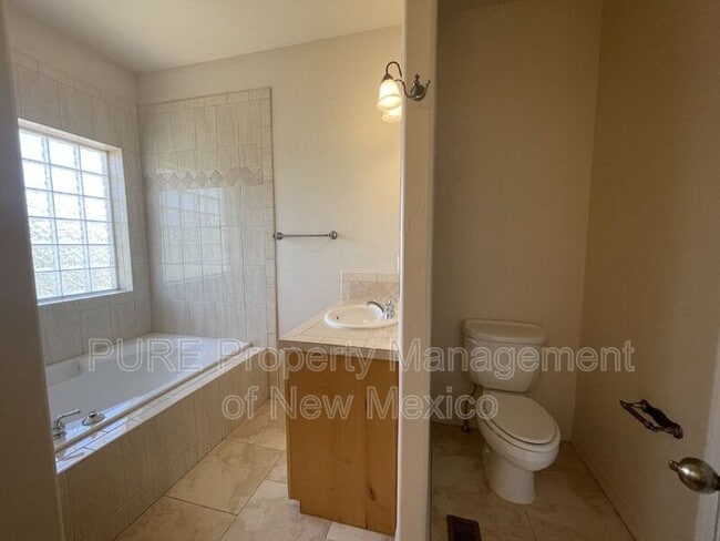 Building Photo - 3900 205 N Butler Ave