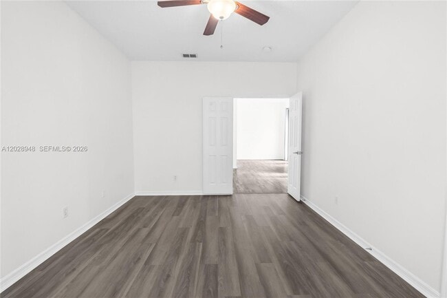 Building Photo - 434 Castlemain Cir