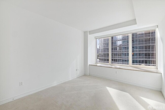 Building Photo - 301 Mission St