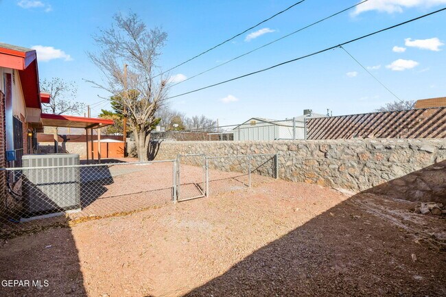 Building Photo - 5313 Bastille Ave