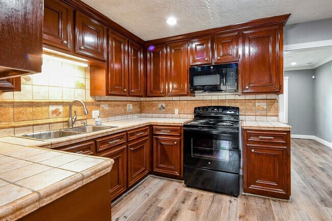 Building Photo - 3017 Barberry Dr