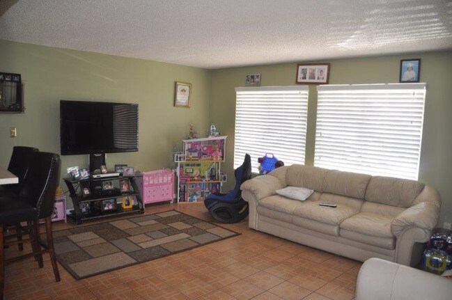 Living Room - 2222 N Ontario St