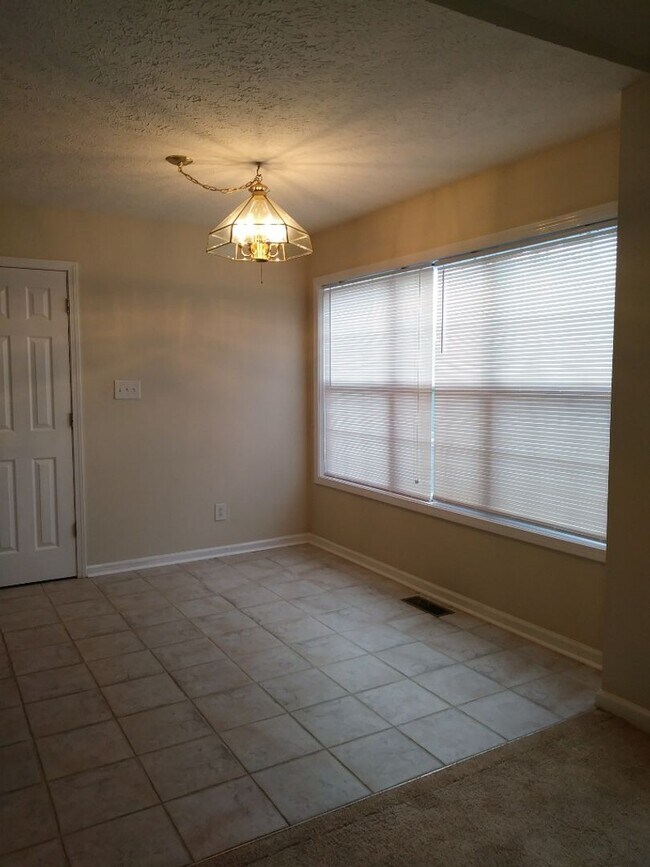 Building Photo - 3428 Heatherwood Tra