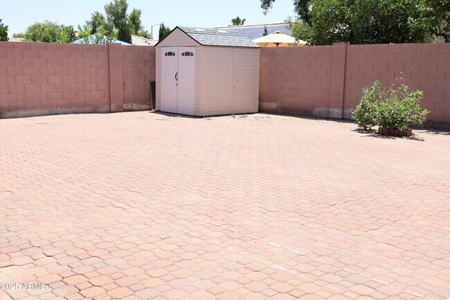 Building Photo - 5375 W Kaler Cir