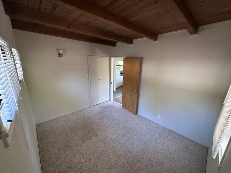 Bedroom - 917 Henrietta St