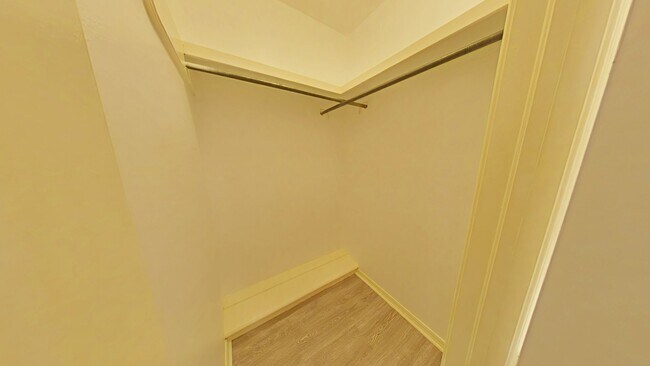 Building Photo - 4623 SE Mieling Dr