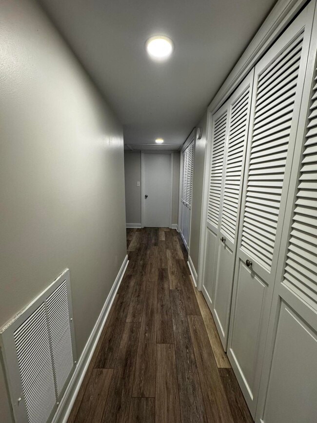 Building Photo - 175 Malabu Dr