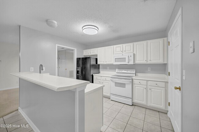 Building Photo - 5012 Hunters Trail