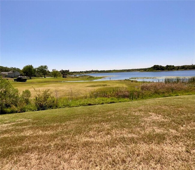 Building Photo - 7200 Bay Club Way