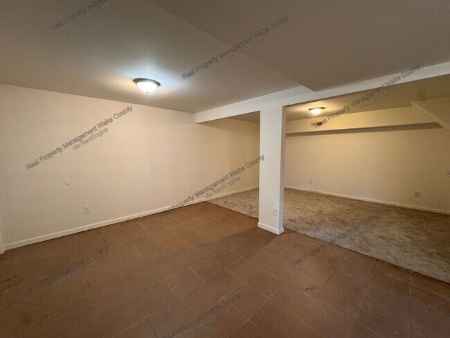 Building Photo - 612 Essington Pl