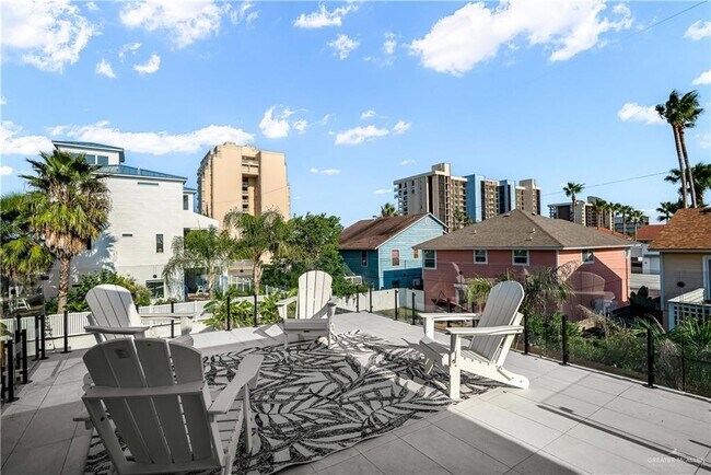 Building Photo - 35 E Acapulco St