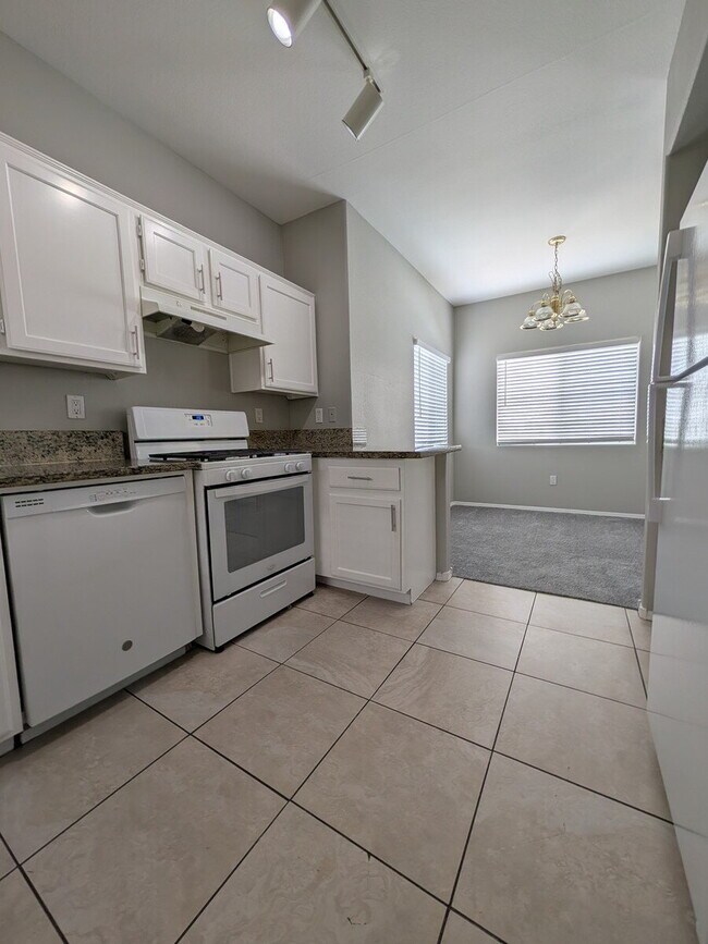 Building Photo - 3-BEDROOM CONDO FOR RENT IN NW LAS VEGAS