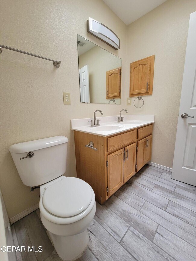 Building Photo - 14044 Peter Noyes Dr