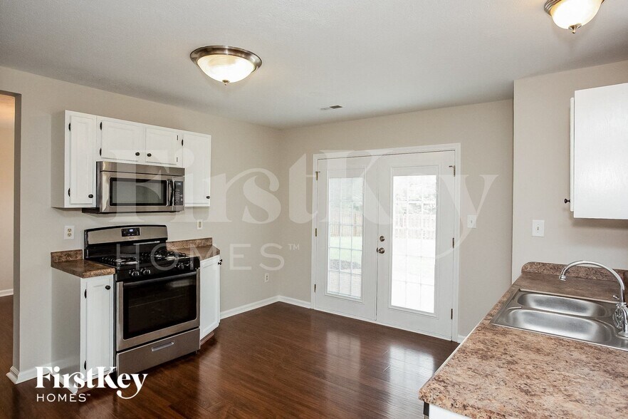 Building Photo - 17651 Willow Creek Way