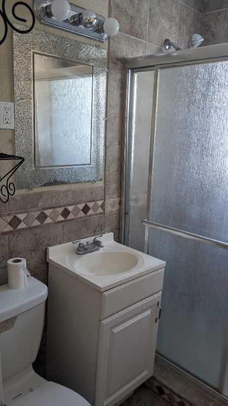 Building Photo - 4822 Woodend Ave