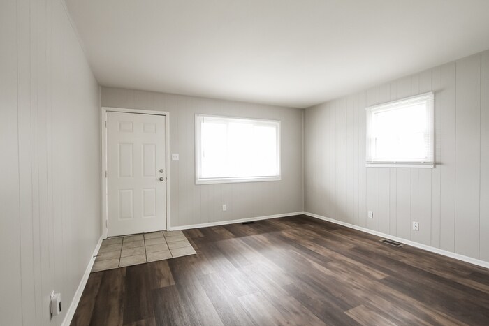 Building Photo - 8849 Kathleen St