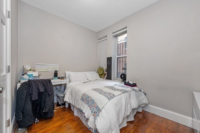 Building Photo - 14 Sewall St