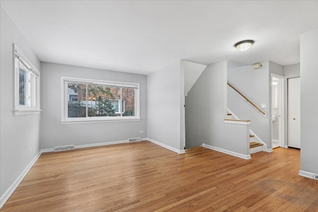 Building Photo - 1614 Main St