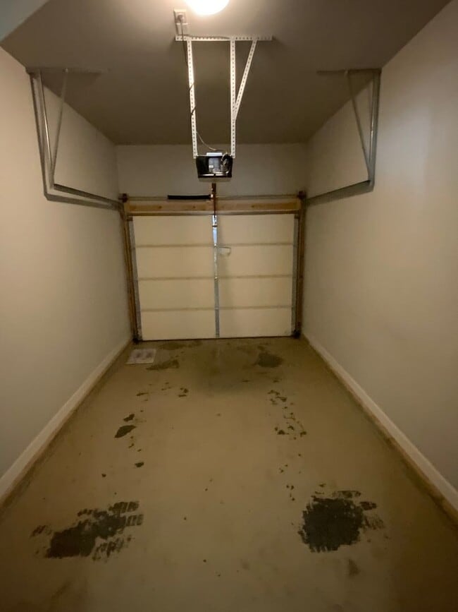 Building Photo - 2bd 2.5ba Townhome in Germantown/Neuhoff District