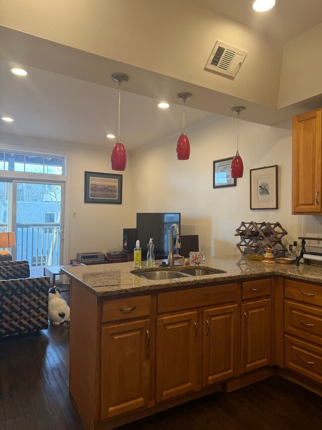 Building Photo - 1917 Wharton St