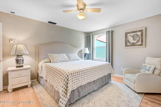 Building Photo - 730 Spring Valley Dr