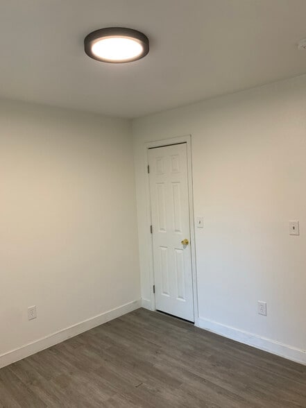 Building Photo - 7943 York St